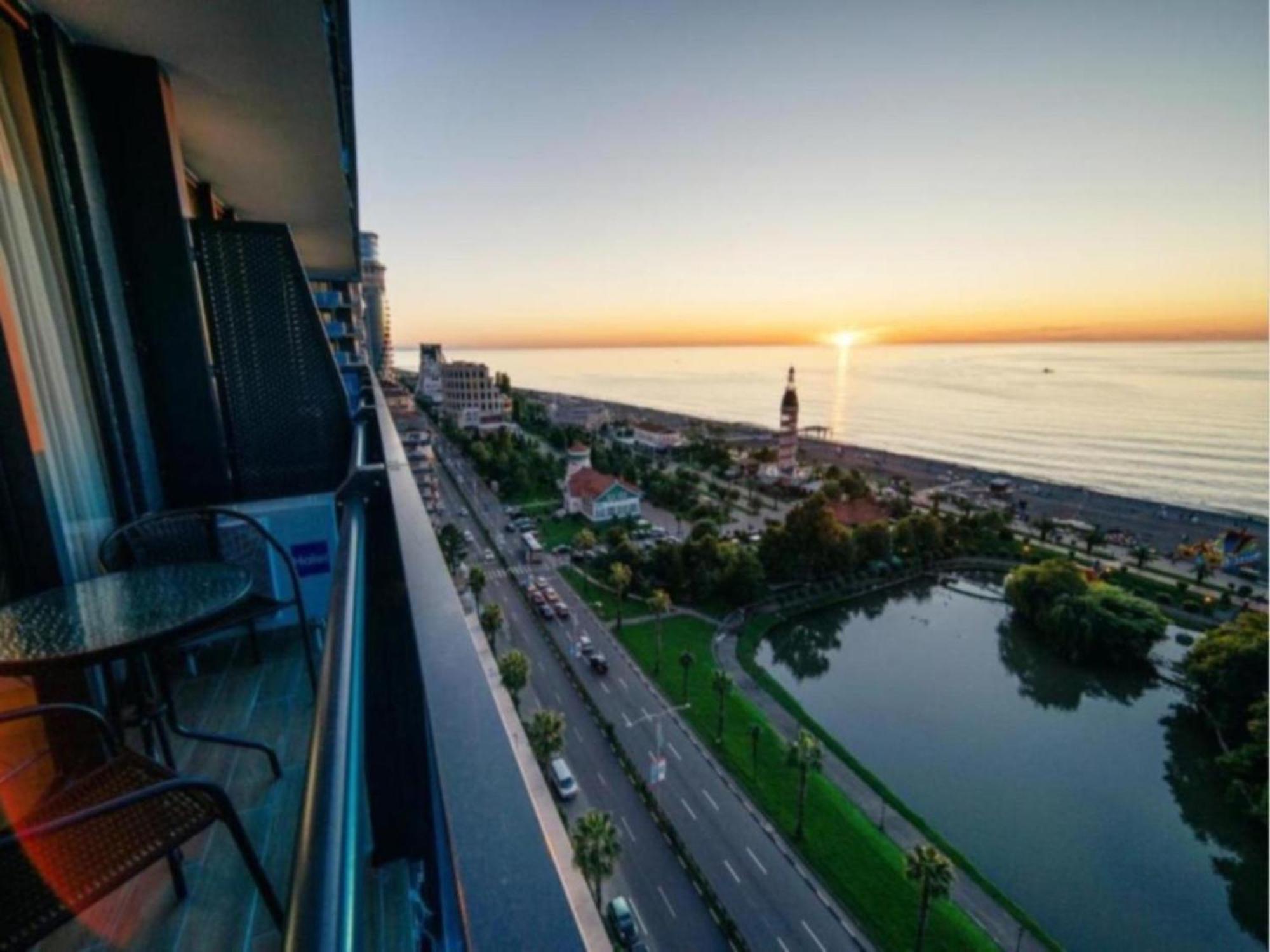 Sea View Orbi City Aparthotel Batumi Eksteriør bilde