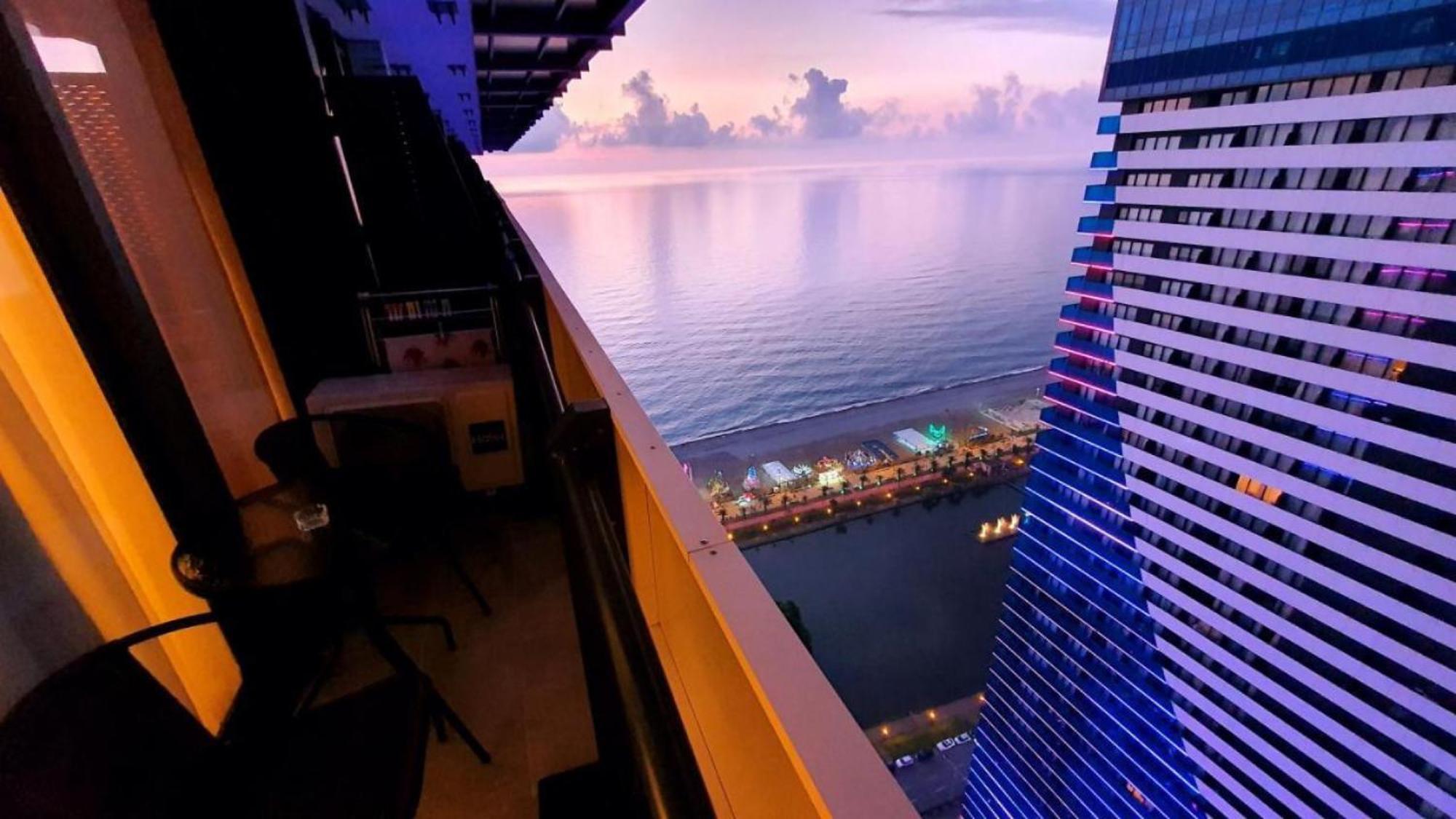 Sea View Orbi City Aparthotel Batumi Eksteriør bilde